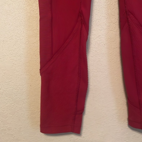 Lululemon daily lineup high rise leggings - Picture 2 of 8